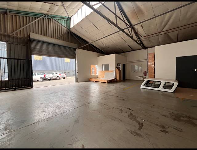 1,192M² WAREHOUSE TO LET IN SEBENZA